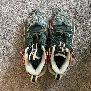 Stylish Adidas Basketball Shoes with Patterned Design